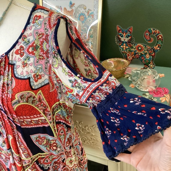 Bila Y2K Paisley Print Blouse With Cold shoulder - Picture 2 of 4